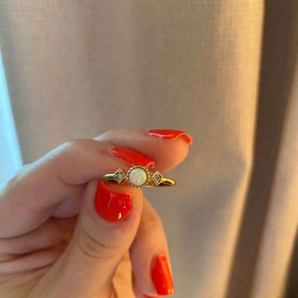 Mother of Pearl 14k Gold Ring / Size 6 - Picture 8 of 8